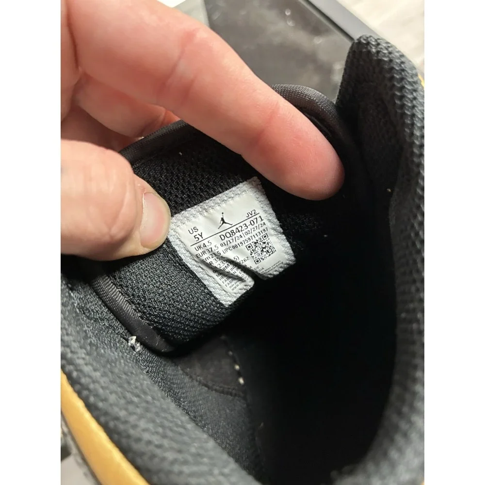 2024 Air Jordan 1 Mid GS 'Black Metallic Gold DQ8423-071 US Size 5Y Women's 6.5